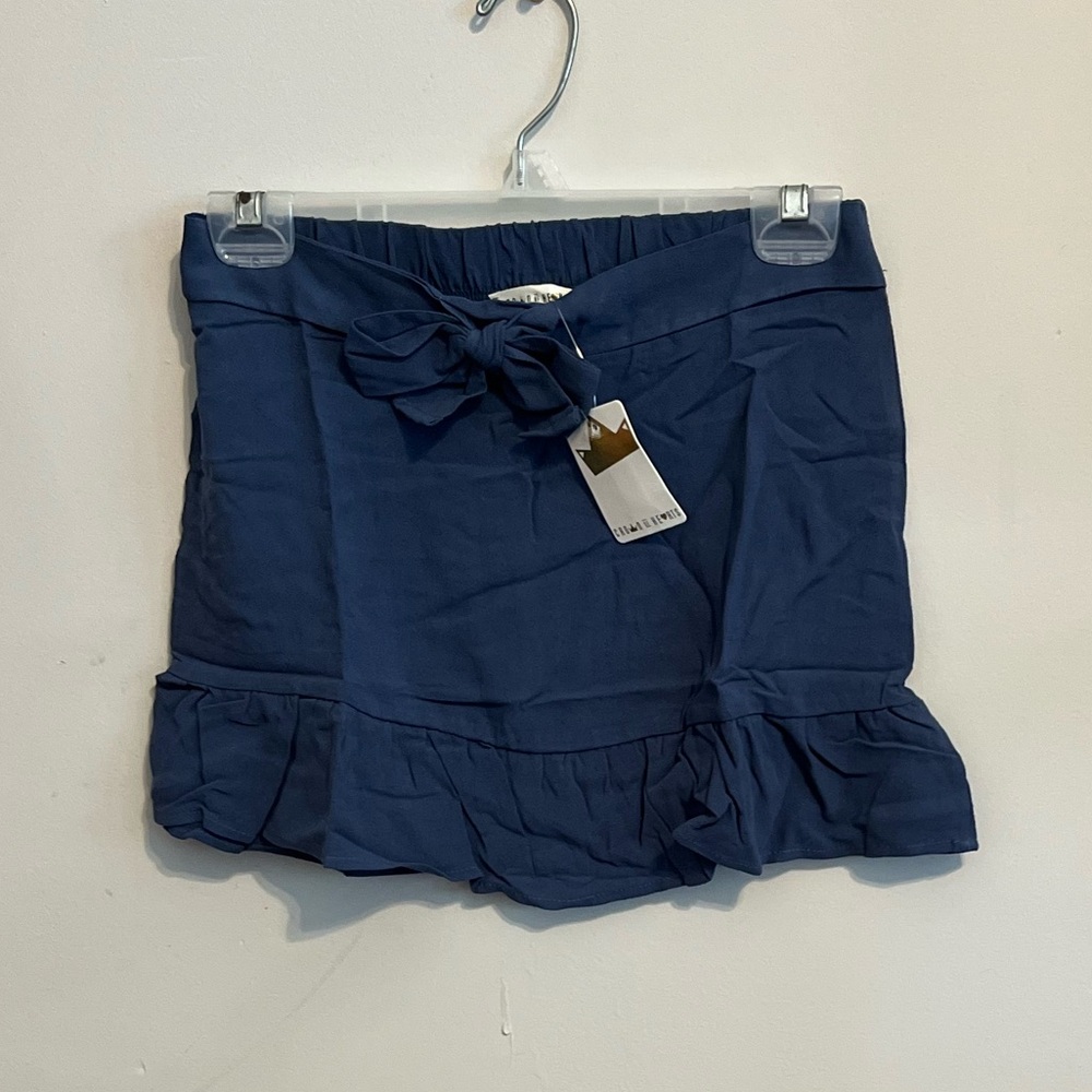 Crown of Hearts Linen Blend Skirt in Navy Girls size L